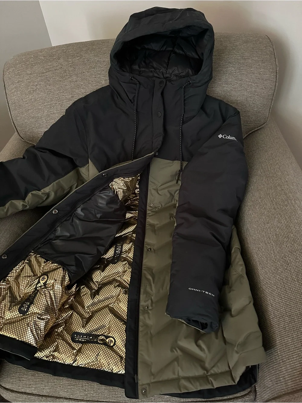 Columbia Olive Green and Black Quilted Hooded Jacket